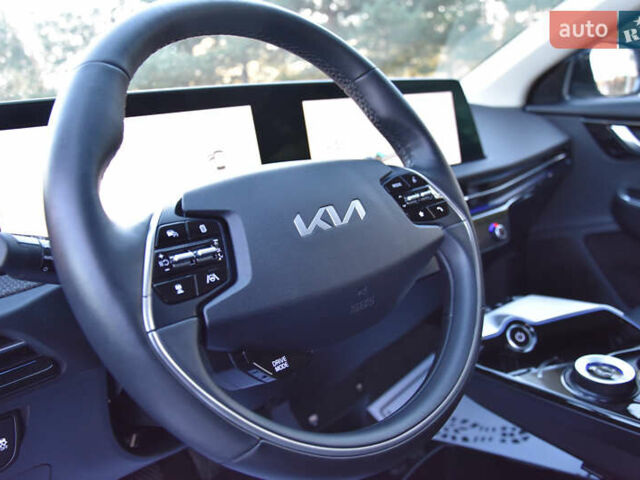 Серый Киа EV6, объемом двигателя 0 л и пробегом 73 тыс. км за 30700 $, фото 28 на Automoto.ua
