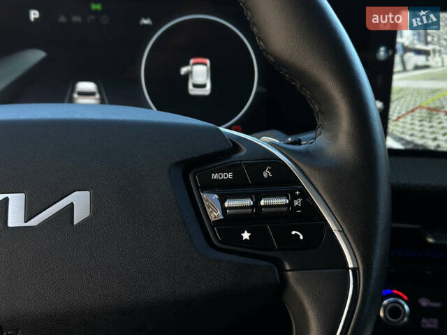 Сірий Кіа EV6, об'ємом двигуна 0 л та пробігом 188 тис. км за 25999 $, фото 73 на Automoto.ua