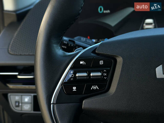 Сірий Кіа EV6, об'ємом двигуна 0 л та пробігом 188 тис. км за 25999 $, фото 69 на Automoto.ua