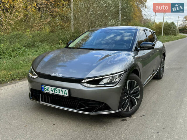 Серый Киа EV6, объемом двигателя 0 л и пробегом 65 тыс. км за 29000 $, фото 2 на Automoto.ua