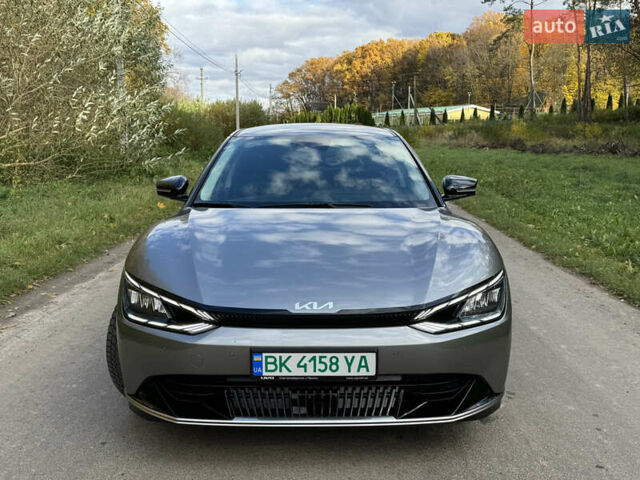 Серый Киа EV6, объемом двигателя 0 л и пробегом 65 тыс. км за 29000 $, фото 4 на Automoto.ua