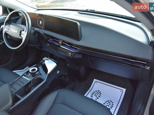 Серый Киа EV6, объемом двигателя 0 л и пробегом 73 тыс. км за 30700 $, фото 31 на Automoto.ua
