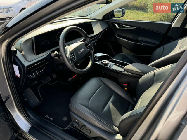 Серый Киа EV6, объемом двигателя 0 л и пробегом 59 тыс. км за 29500 $, фото 8 на Automoto.ua