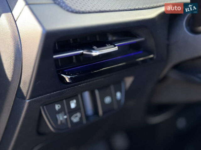 Сірий Кіа EV6, об'ємом двигуна 0 л та пробігом 188 тис. км за 25999 $, фото 38 на Automoto.ua