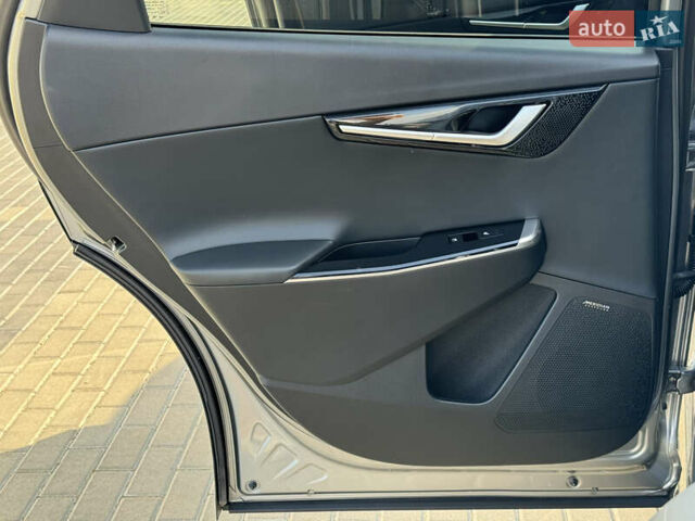 Серый Киа EV6, объемом двигателя 0 л и пробегом 59 тыс. км за 29500 $, фото 13 на Automoto.ua