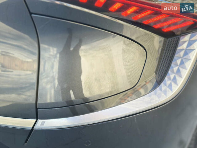 Сірий Кіа EV6, об'ємом двигуна 0 л та пробігом 188 тис. км за 25999 $, фото 24 на Automoto.ua