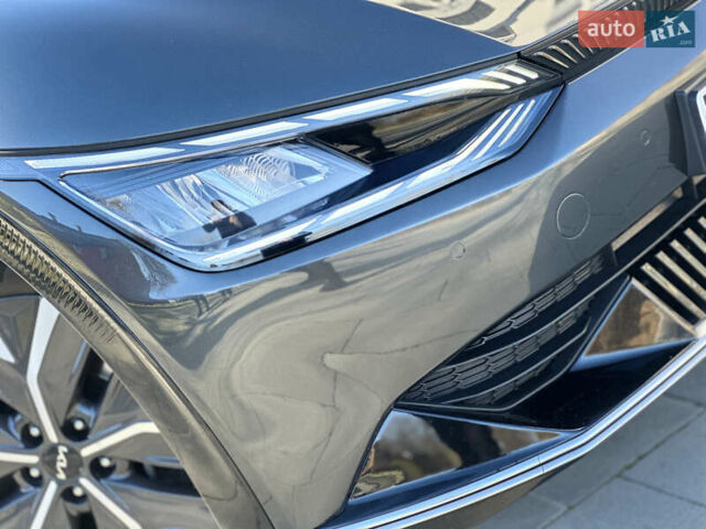 Сірий Кіа EV6, об'ємом двигуна 0 л та пробігом 188 тис. км за 25999 $, фото 6 на Automoto.ua