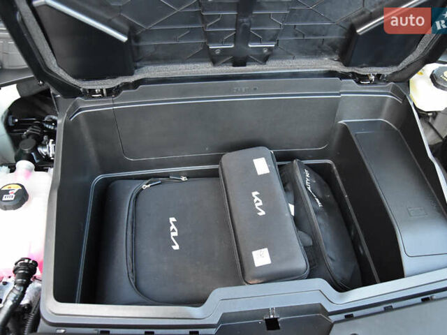 Серый Киа EV6, объемом двигателя 0 л и пробегом 73 тыс. км за 30700 $, фото 19 на Automoto.ua