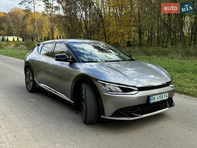 Серый Киа EV6, объемом двигателя 0 л и пробегом 65 тыс. км за 29000 $, фото 5 на Automoto.ua