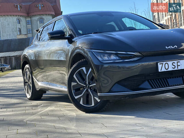 Сірий Кіа EV6, об'ємом двигуна 0 л та пробігом 188 тис. км за 25999 $, фото 10 на Automoto.ua
