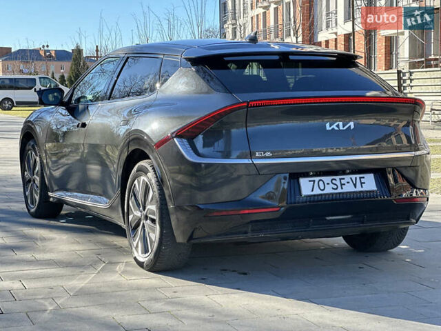 Сірий Кіа EV6, об'ємом двигуна 0 л та пробігом 188 тис. км за 25999 $, фото 13 на Automoto.ua