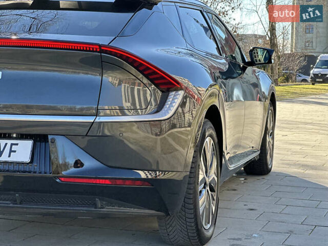 Сірий Кіа EV6, об'ємом двигуна 0 л та пробігом 188 тис. км за 25999 $, фото 21 на Automoto.ua