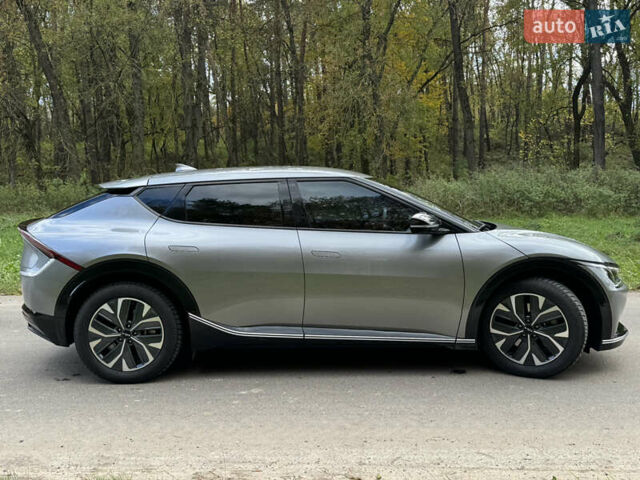 Серый Киа EV6, объемом двигателя 0 л и пробегом 65 тыс. км за 29000 $, фото 7 на Automoto.ua