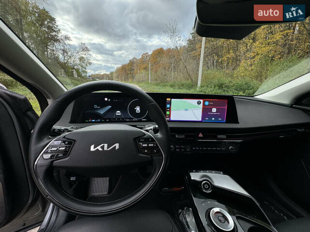 Серый Киа EV6, объемом двигателя 0 л и пробегом 65 тыс. км за 29000 $, фото 17 на Automoto.ua