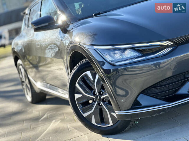 Сірий Кіа EV6, об'ємом двигуна 0 л та пробігом 188 тис. км за 25999 $, фото 5 на Automoto.ua