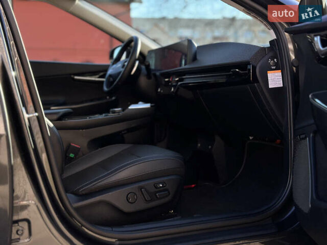 Сірий Кіа EV6, об'ємом двигуна 0 л та пробігом 188 тис. км за 25999 $, фото 32 на Automoto.ua