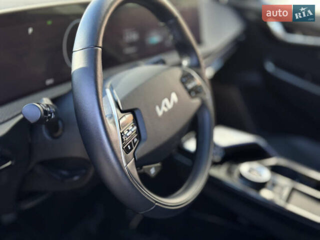 Сірий Кіа EV6, об'ємом двигуна 0 л та пробігом 188 тис. км за 25999 $, фото 39 на Automoto.ua