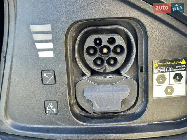 Сірий Кіа EV6, об'ємом двигуна 0 л та пробігом 188 тис. км за 25999 $, фото 25 на Automoto.ua