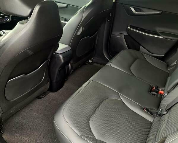 Сірий Кіа EV6, об'ємом двигуна 0 л та пробігом 29 тис. км за 22899 $, фото 32 на Automoto.ua
