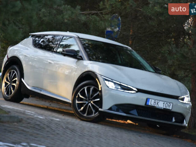 Серый Киа EV6, объемом двигателя 0 л и пробегом 73 тыс. км за 30700 $, фото 3 на Automoto.ua