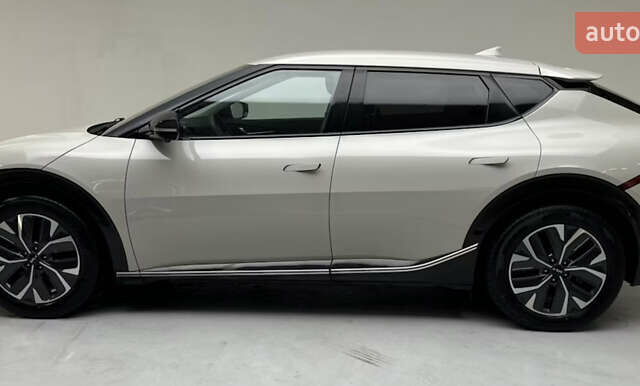Серый Киа EV6, объемом двигателя 0 л и пробегом 73 тыс. км за 30700 $, фото 1 на Automoto.ua