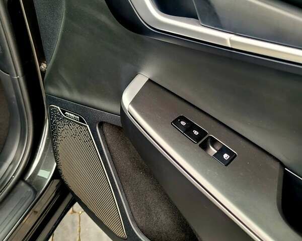 Сірий Кіа EV6, об'ємом двигуна 0 л та пробігом 29 тис. км за 22899 $, фото 41 на Automoto.ua