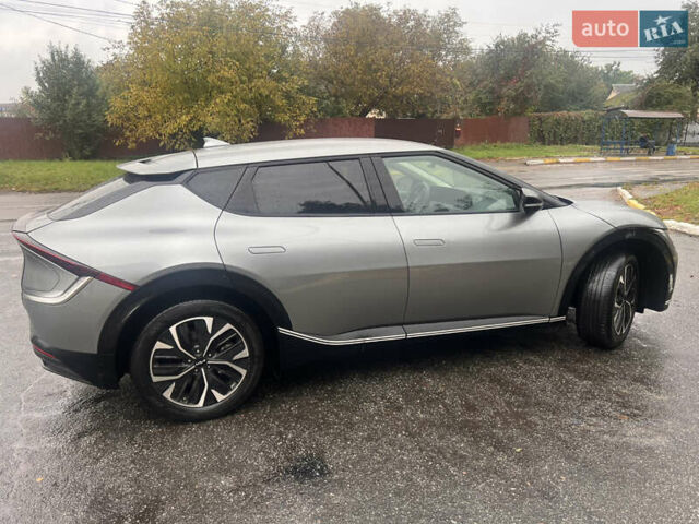 Серый Киа EV6, объемом двигателя 0 л и пробегом 62 тыс. км за 22100 $, фото 2 на Automoto.ua