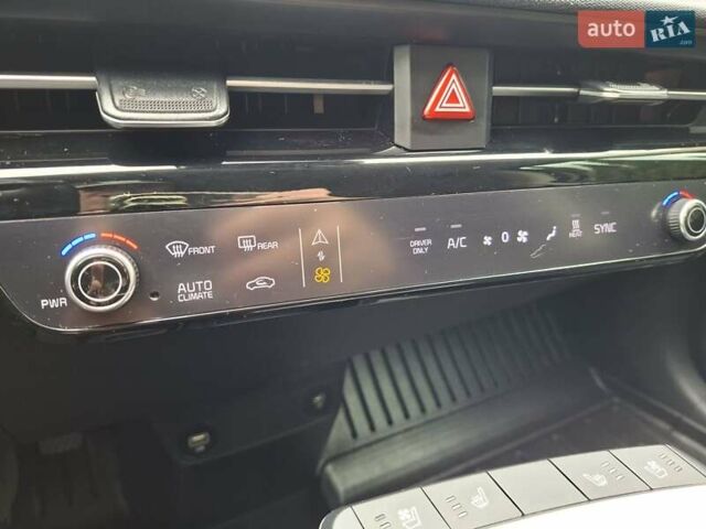 Серый Киа EV6, объемом двигателя 0 л и пробегом 120 тыс. км за 23500 $, фото 22 на Automoto.ua