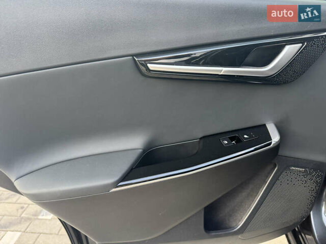 Серый Киа EV6, объемом двигателя 0 л и пробегом 54 тыс. км за 27250 $, фото 36 на Automoto.ua