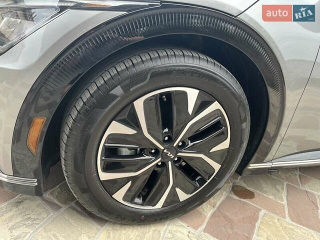 Серый Киа EV6, объемом двигателя 0 л и пробегом 91 тыс. км за 24900 $, фото 30 на Automoto.ua
