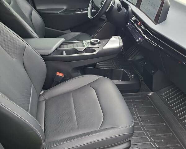 Серый Киа EV6, объемом двигателя 0 л и пробегом 120 тыс. км за 23500 $, фото 28 на Automoto.ua