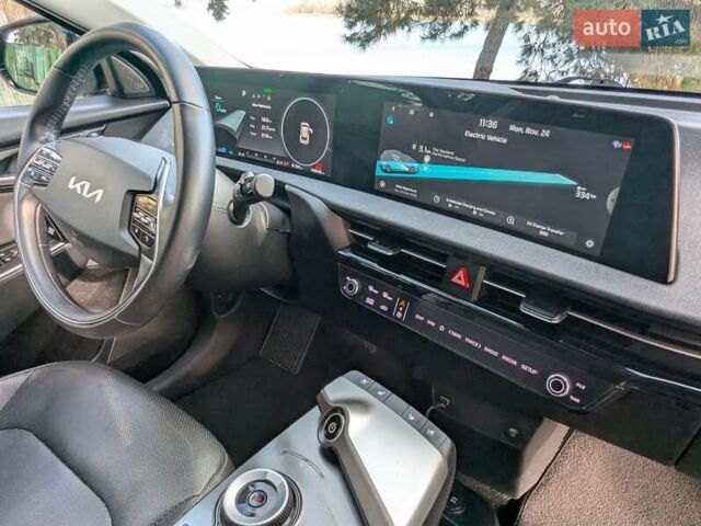Сірий Кіа EV6, об'ємом двигуна 0 л та пробігом 140 тис. км за 23800 $, фото 48 на Automoto.ua
