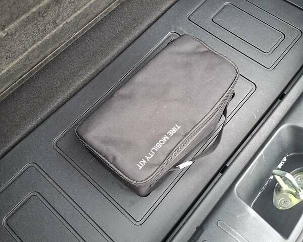 Серый Киа EV6, объемом двигателя 0 л и пробегом 120 тыс. км за 23500 $, фото 41 на Automoto.ua