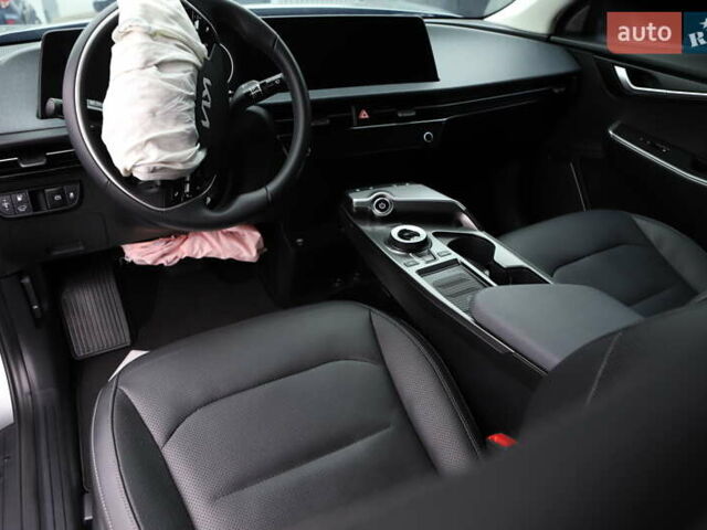 Сірий Кіа EV6, об'ємом двигуна 0 л та пробігом 67 тис. км за 15899 $, фото 24 на Automoto.ua