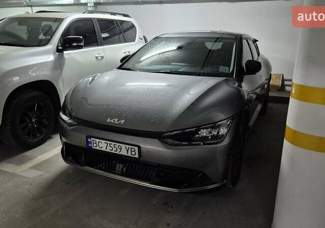 Серый Киа EV6, объемом двигателя 0 л и пробегом 53 тыс. км за 25500 $, фото 1 на Automoto.ua