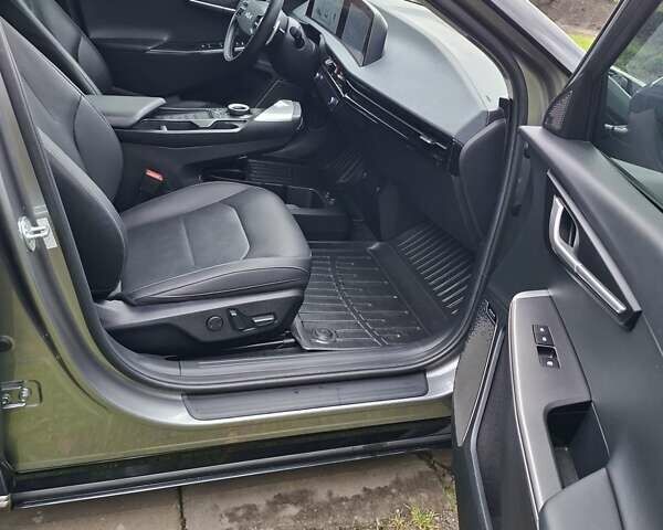 Серый Киа EV6, объемом двигателя 0 л и пробегом 120 тыс. км за 23500 $, фото 26 на Automoto.ua