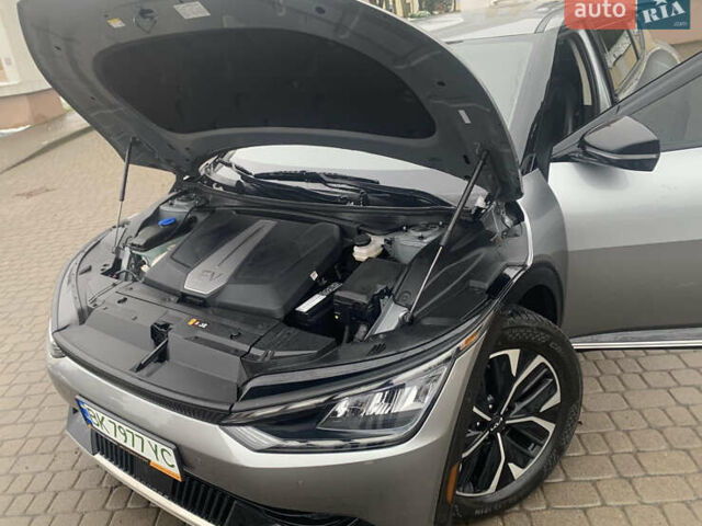 Серый Киа EV6, объемом двигателя 0 л и пробегом 171 тыс. км за 20950 $, фото 7 на Automoto.ua