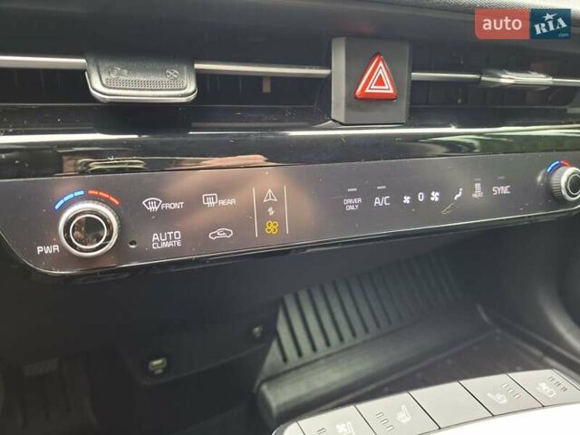 Серый Киа EV6, объемом двигателя 0 л и пробегом 120 тыс. км за 23500 $, фото 23 на Automoto.ua