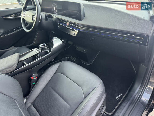 Серый Киа EV6, объемом двигателя 0 л и пробегом 54 тыс. км за 27250 $, фото 47 на Automoto.ua