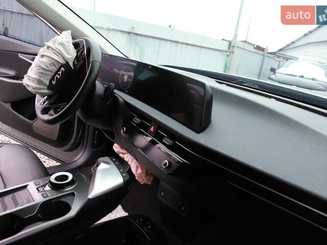 Сірий Кіа EV6, об'ємом двигуна 0 л та пробігом 67 тис. км за 15899 $, фото 28 на Automoto.ua