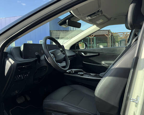 Сірий Кіа EV6, об'ємом двигуна 0 л та пробігом 14 тис. км за 22950 $, фото 17 на Automoto.ua