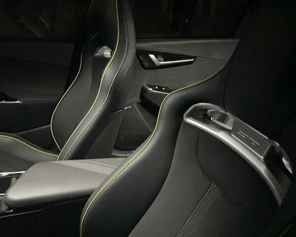 Серый Киа EV6, объемом двигателя 0 л и пробегом 18 тыс. км за 26500 $, фото 8 на Automoto.ua