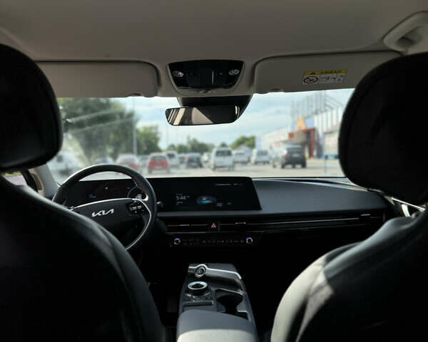 Сірий Кіа EV6, об'ємом двигуна 0 л та пробігом 14 тис. км за 22950 $, фото 23 на Automoto.ua