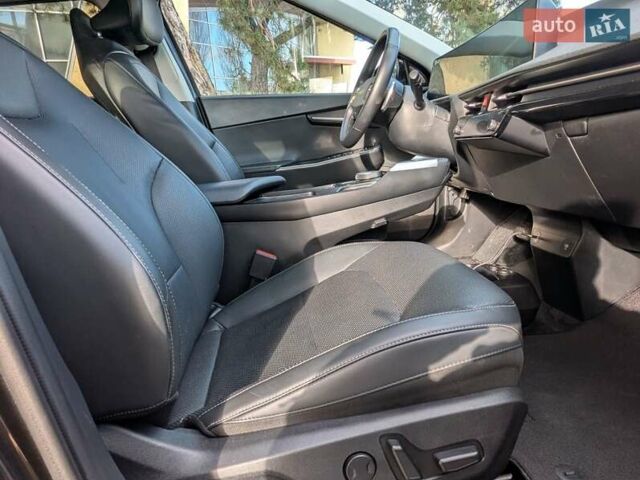Сірий Кіа EV6, об'ємом двигуна 0 л та пробігом 140 тис. км за 23800 $, фото 45 на Automoto.ua