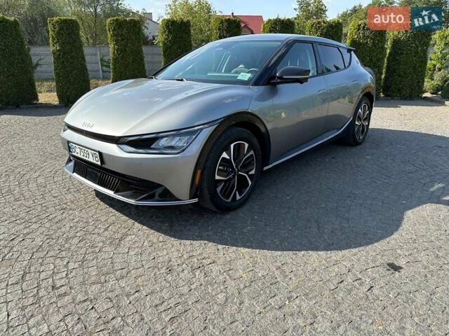 Серый Киа EV6, объемом двигателя 0 л и пробегом 47 тыс. км за 27999 $, фото 6 на Automoto.ua