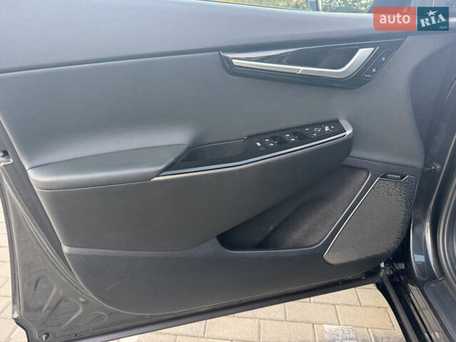Серый Киа EV6, объемом двигателя 0 л и пробегом 54 тыс. км за 27250 $, фото 30 на Automoto.ua