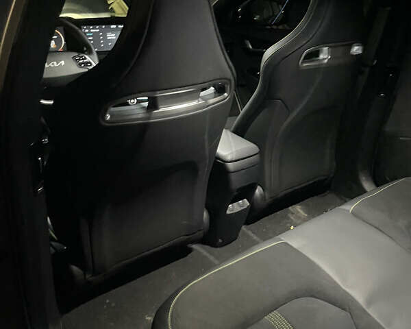 Серый Киа EV6, объемом двигателя 0 л и пробегом 18 тыс. км за 26500 $, фото 7 на Automoto.ua