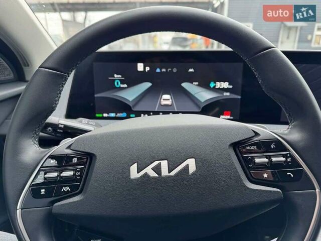 Серый Киа EV6, объемом двигателя 0 л и пробегом 20 тыс. км за 26600 $, фото 5 на Automoto.ua