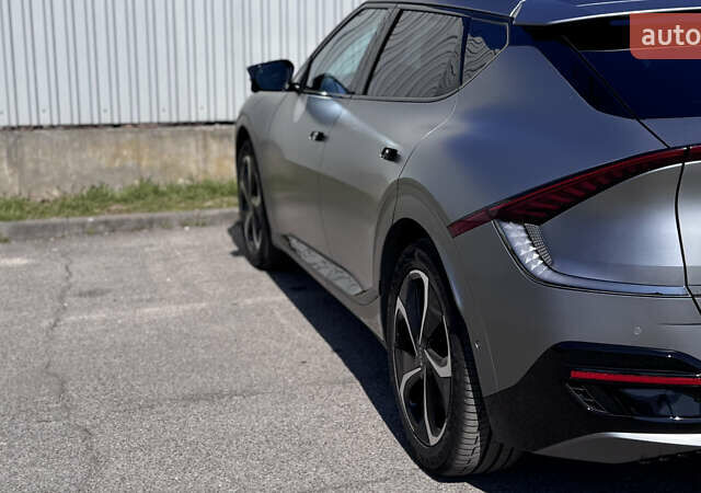 Серый Киа EV6, объемом двигателя 0 л и пробегом 32 тыс. км за 32200 $, фото 1 на Automoto.ua
