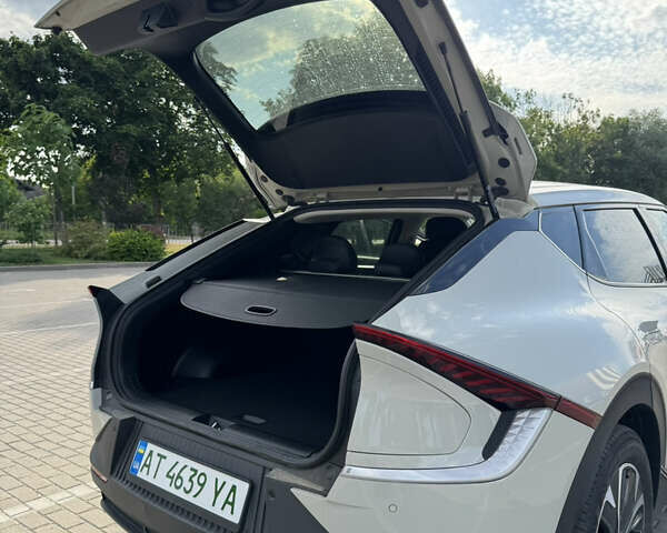 Сірий Кіа EV6, об'ємом двигуна 0 л та пробігом 14 тис. км за 22950 $, фото 28 на Automoto.ua